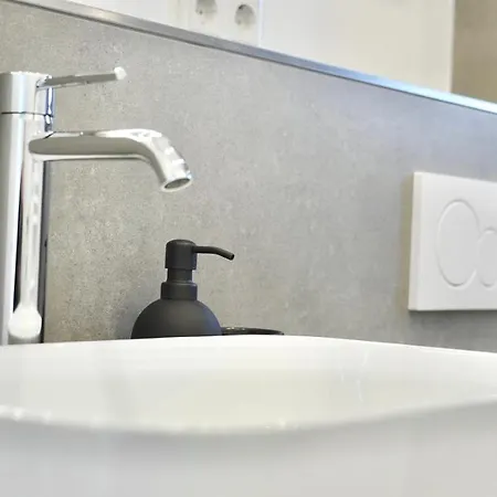 Zentral & Modern Naehe Duesseldorf Und Koeln