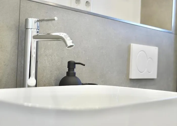 Zentral & Modern Naehe Duesseldorf Und Koeln